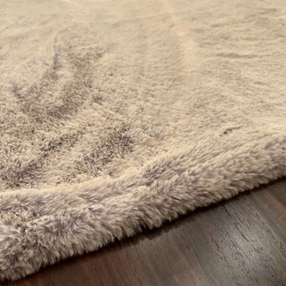 Pier 1 Imports Faux‎ Mink Fur Throw Luxury Blanket Shag Silver Gray 50x60